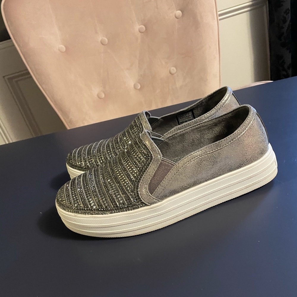 Skechers